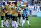 Grêmio goleia Santa Cruz no Gauchão e dorme na liderança da competição