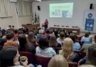Egressa da Fisioterapia da URI Erechim palestra sobre a Inteligência Artificial voltada à ergonomia