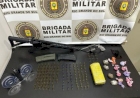 Homem é preso portando fuzil e drogas em Passo Fundo