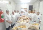 Emater/RS-Ascar e produtoras rurais de Erechim produzem bolachas artesanais para doação aos atingidos pelas cheias