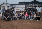 Acadêmicos de Medicina Veterinária da URI visitam granja leiteira de referência estadual