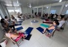 Prefeitura oferece prática de yoga gratuita à comunidade