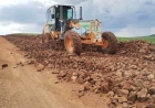 Governo de Ipiranga do Sul recupera estrada com aplicação de 450 cargas de cascalho