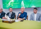 Jânio Stefanello recebe o Troféu 