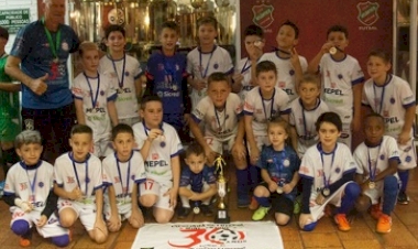 Futsal - Estação é campeã em duas categorias