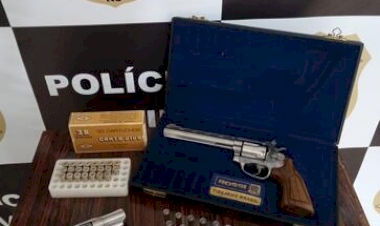 Polícia Civl prende individuo em flagrante por posse ilegal de arma de fogo de uso restrito