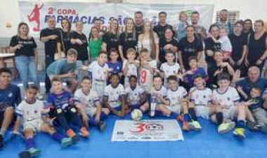Equipe Sub 11 da Escolinha Mini-Craque de Estação (Professor Plínio), jogou a final da Copa Farmácia São João de Futsal. Região Planalto.