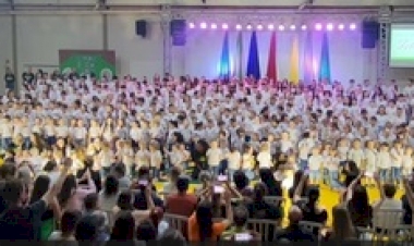 Com o tema: celebrar o que somos, o que aprendemos e o que vivenciamos, aconteceu na última quinta-feira (23) a Noite Festiva da Escola de Educação Básica IDEAU – Santa Clara.