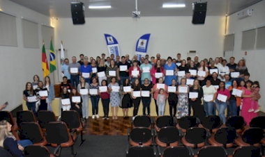 Formados mais de 100 novos profissionais em cursos ministrados pela Prefeitura de Getúlio Vargas