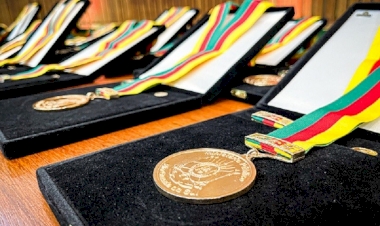 MP-RS entrega Ordem do Mérito - grau comendador ao Comandante-Geral da BM