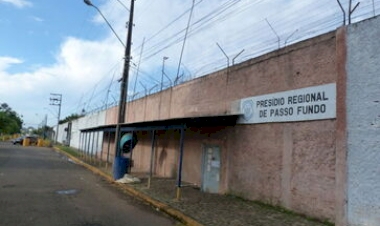 Apenado fica gravemente ferido durante briga generalizada no Presídio Estadual de Passo Fundo