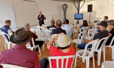 Sistema de confinamento para bovinos de leite é tema de palestra em Sertão