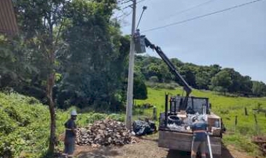 Nova iluminação pública em Severiano de Almeida entra em fase final de instalação