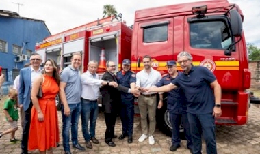 Governo fortalece infraestrutura de emergência com entrega de equipamentos e viaturas para bombeiros e IGP