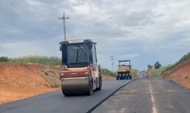 Retomadas as obras de pavimentação asfáltica da ERS-477