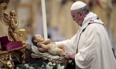 Entenda por que a principal celebração do Natal na Igreja Católica é chamada de Missa do Galo