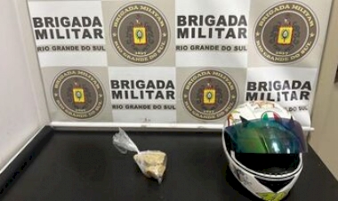 Motociclista é preso pela Brigada Militar por tráfico de drogas