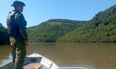 Dois homens são autuados, pelo 3º Batalhão Ambiental da Brigada Militar, por pesca ilegal em Nonoai