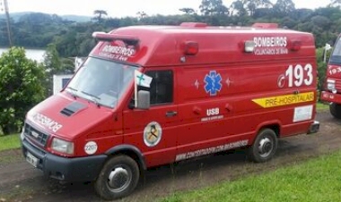 Bombeiros resgatam o corpo de jovem de 21 anos que se afogou na Cascata Calsing, localizada no Km 8, na tarde de domingo (07)