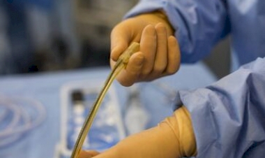 Procedimento de implante de esfíncter urinário artificial é realizado pela primeira vez no Hospital de Clínicas