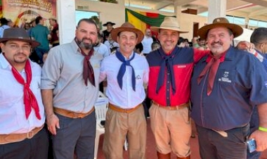 Paparico Bacchi estampa o Parlamento gaúcho no Rodeio Crioulo Internacional de Vacaria