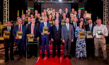 Troféu Brasil Expodireto homenageia lideranças do agronegócio brasileiro