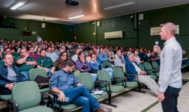 Fórum debate desafios e inovações na produção leiteira