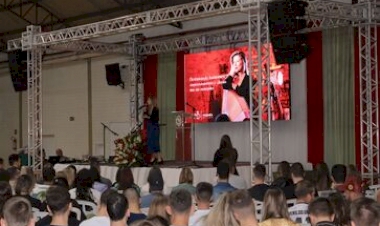 UNIDEAU - Aula Magna com Marianita Ortaça discute empreendedorismo e carreiras fora das metrópoles