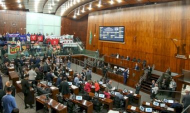 AL prova mudanças no Código do Meio Ambiente, reajuste do piso do magistério e outros três projetos