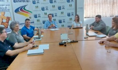 Emater/RS-Ascar recebe cooperativa catarinense CrediSeara para intercâmbio