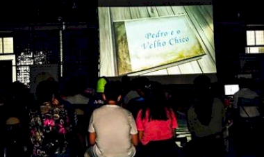 Machadinho Realiza Sessão de Cinema com o Projeto CineSolar