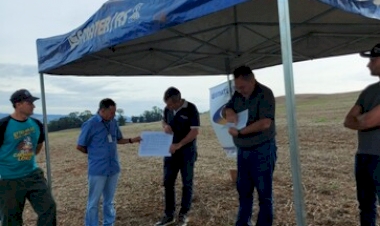 Emater/RS-Ascar realiza debate sobre bioinsumos em Viadutos