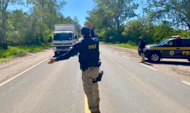 Dois homens são presos com carga de cigarros contrabandeados em Vacaria