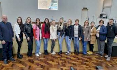 Candidatas participam da primeira capacitação do  Concurso de Escolha das Soberanas de Getúlio Vargas             