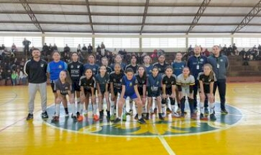 Escolinha de Futsal de Ipiranga do Sul participou de amistoso em Getúlio Vargas
