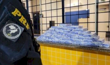 Casal de paraguaios e mulher são presos com mais de 50 quilos de cocaína