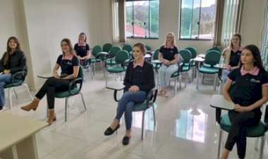 Candidatas à Rainha do Município de Getúlio Vargas participam da 2ª avaliação: a prova escrita