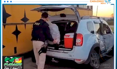 Motorista embriagado que transportava três espingardas e munições é preso após acidente