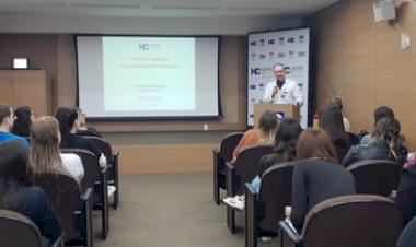 Hospital de Clínicas recepciona acadêmicos de Medicina que iniciam internato médico