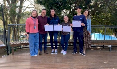 Alunos da Escola da URI atuam como voluntários no programa de Educação Olímpica