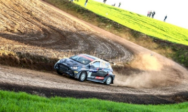 Erechinenses celebram vitória e liderança no Brasileiro de Rally