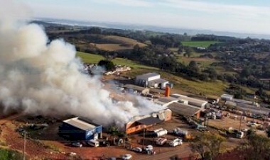 Após incêndio destruir Pavilhão de Ervateira em Machadinho, A Empresa Barão fala em recomeço