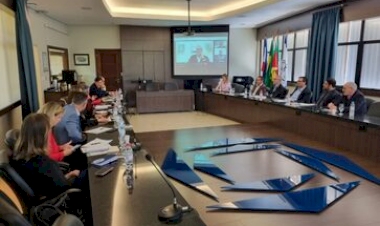 Reitor da URI participa de audiência com a Bancada Gaúcha