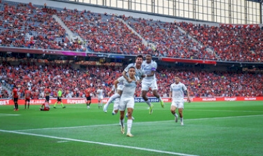 Grêmio vence o Athletico-PR na Ligga Arena pelo Brasileirão