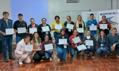 Emater/RS-Ascar ministra curso para entidades assistenciais de Erechim