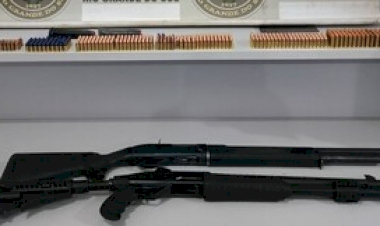 Homem é preso com 565 munições e espingardas calibre 12