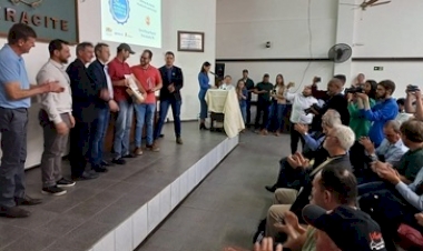 Expointer - Produtores de leite são reconhecidos no 3º Prêmio Referência Leiteira