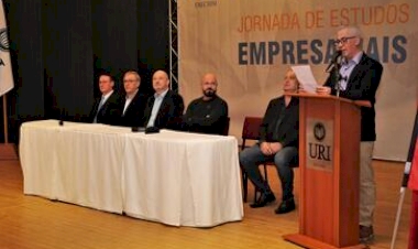 Jornada de Estudos Empresariais mobiliza estudantes de vários cursos
