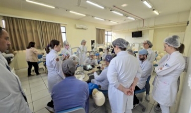 Curso de Odontologia da URI conta com avançado aparelho de laser de diodo de alta potência