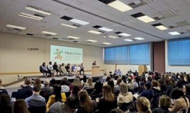 Encontro Estadual sobre o Programa TEAcolhe reúne 400 participantes em Passo Fundo